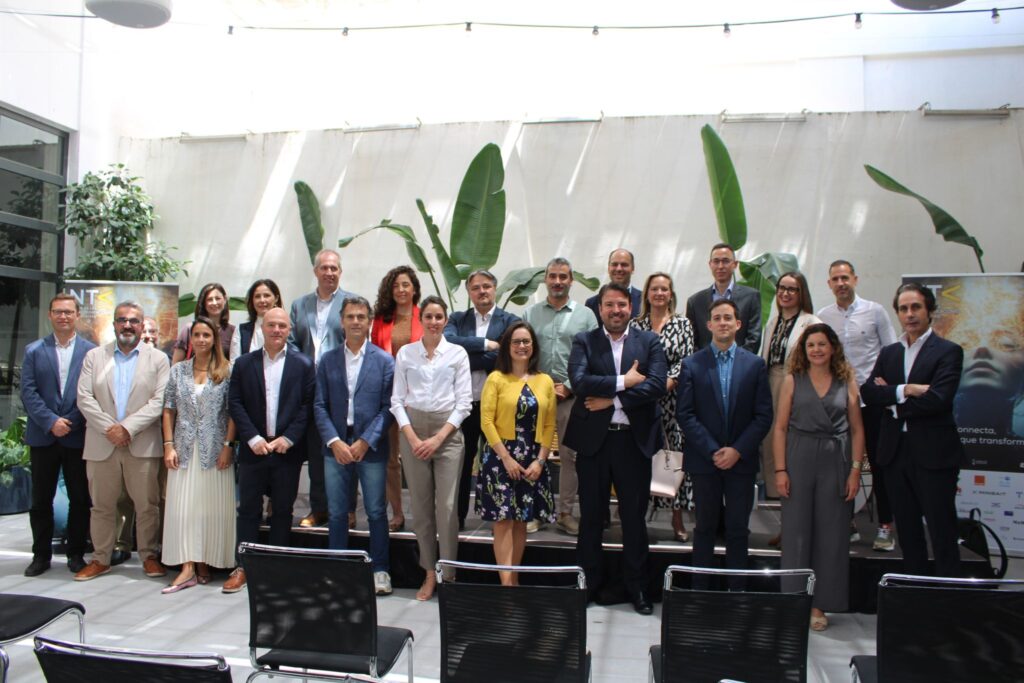 Las jornadas abiertas al público de la Noche de las Telecomunicaciones Valencianas han concluido con gran éxito.